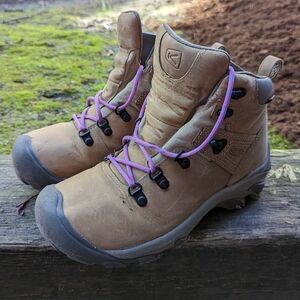Keen Women's Pyrenees Waterproof Hiking Boots in Safari/English Lavender, size 8